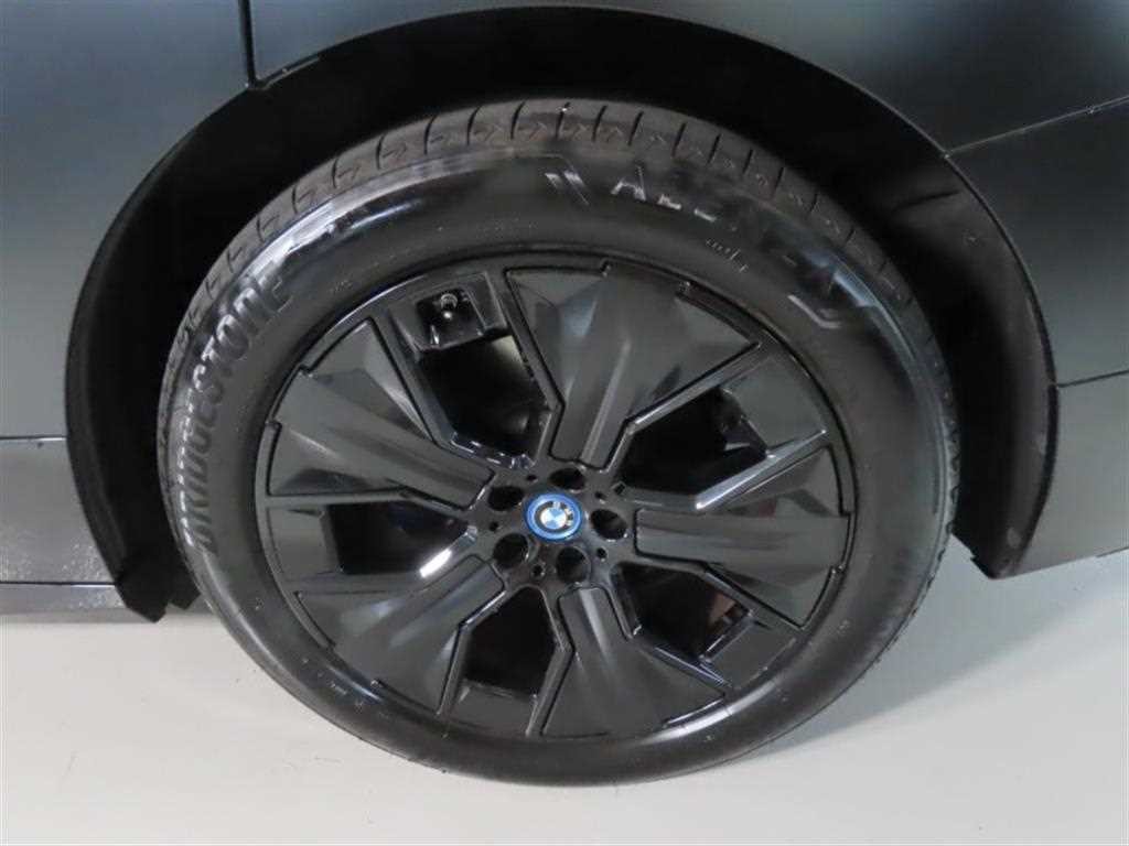 BMW iX xDrive 50 스포츠 플러스 이미지 17