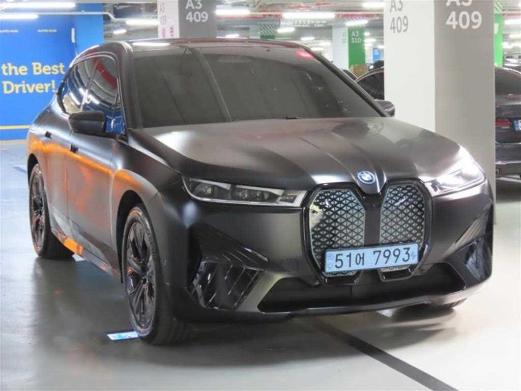 BMW iX xDrive 50 스포츠 플러스 이미지 2