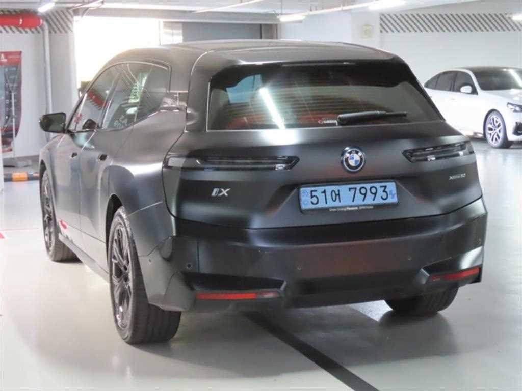 BMW iX xDrive 50 스포츠 플러스 이미지 4