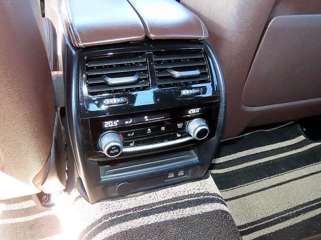 BMW 5시리즈 5시리즈 (G30) 520d M 스포츠 플러스 이미지 16