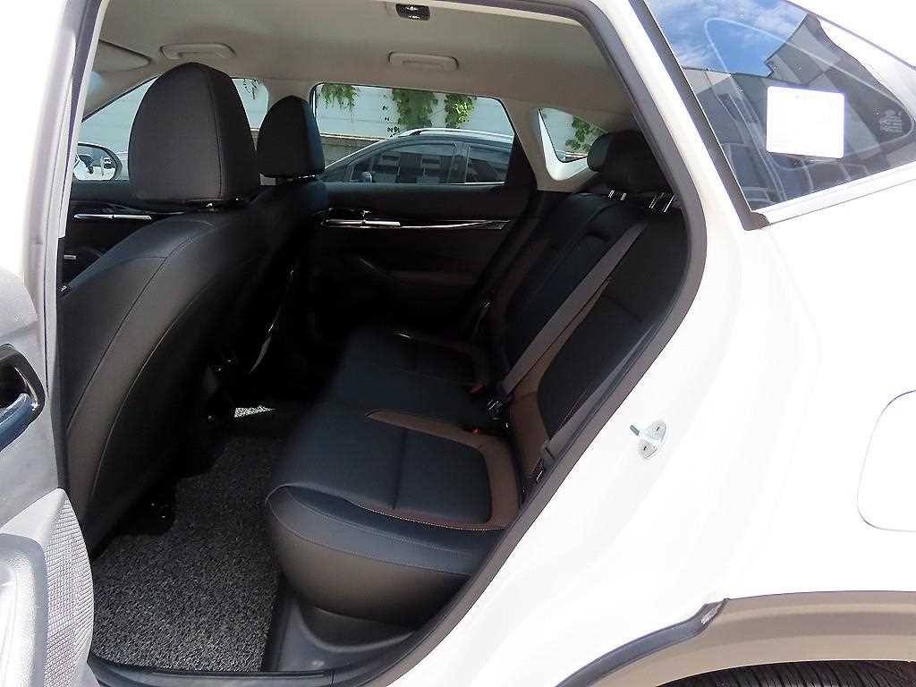 기아 셀토스 가솔린 1.6 터보 4WD 노블레스 이미지 6