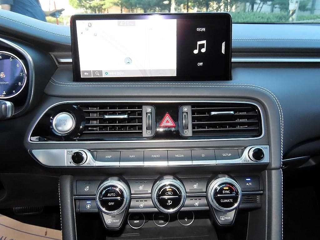 제네시스 G70 더 뉴 G70 슈팅브레이크 가솔린 2.0T 4WD 프리미엄 이미지 14