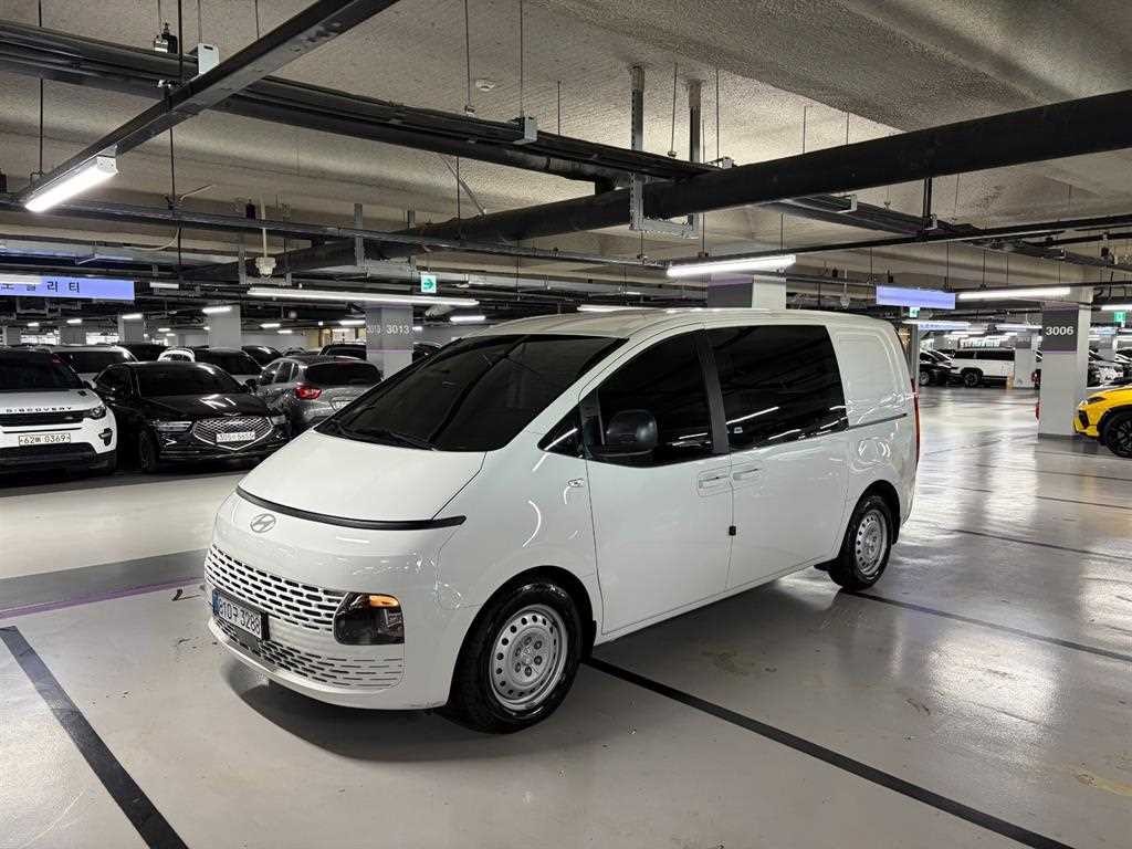 현대 스타리아 2WD 디젤 카고 스마트 5인승 이미지 2