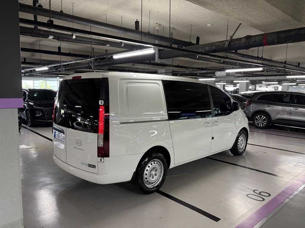 현대 스타리아 2WD 디젤 카고 스마트 5인승 이미지 4
