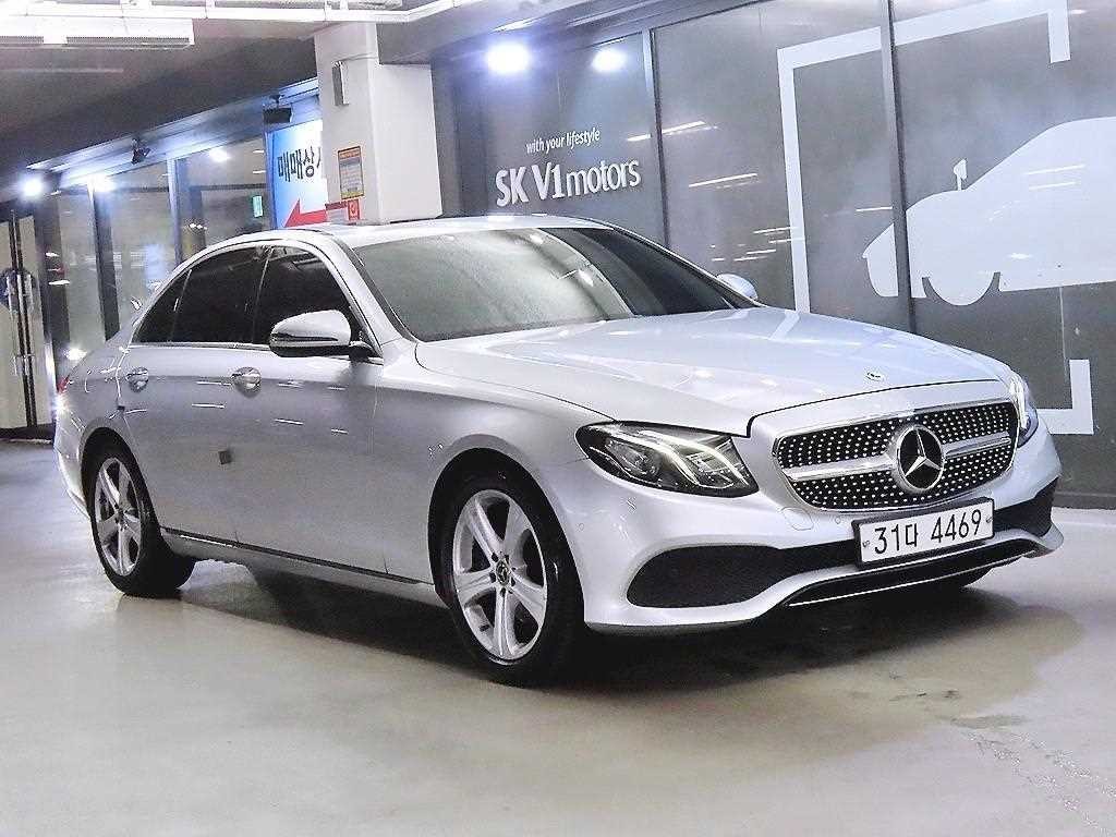 벤츠 E 클래스 E-클래스 W213 E200 아방가르드 이미지 1