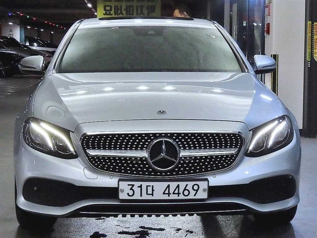 벤츠 E 클래스 E-클래스 W213 E200 아방가르드 이미지 2