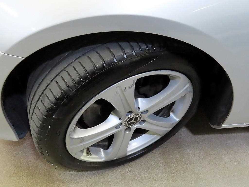 벤츠 E 클래스 E-클래스 W213 E200 아방가르드 이미지 20