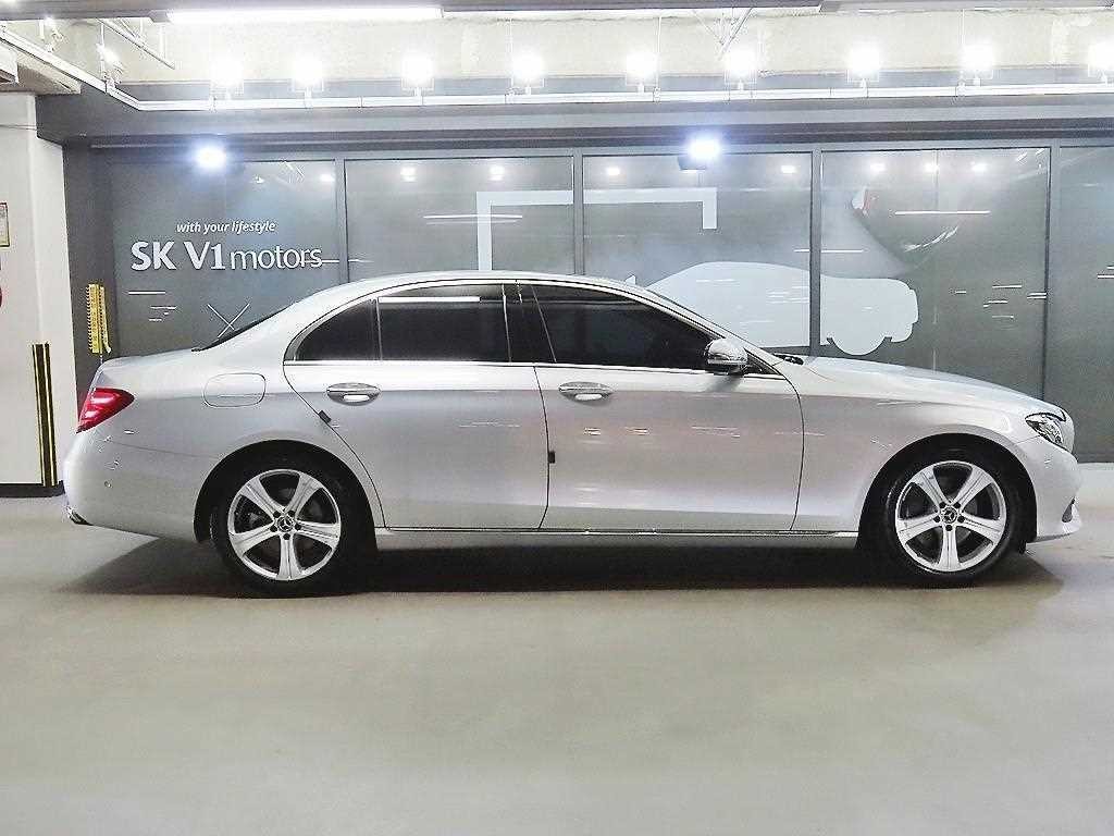 벤츠 E 클래스 E-클래스 W213 E200 아방가르드 이미지 3