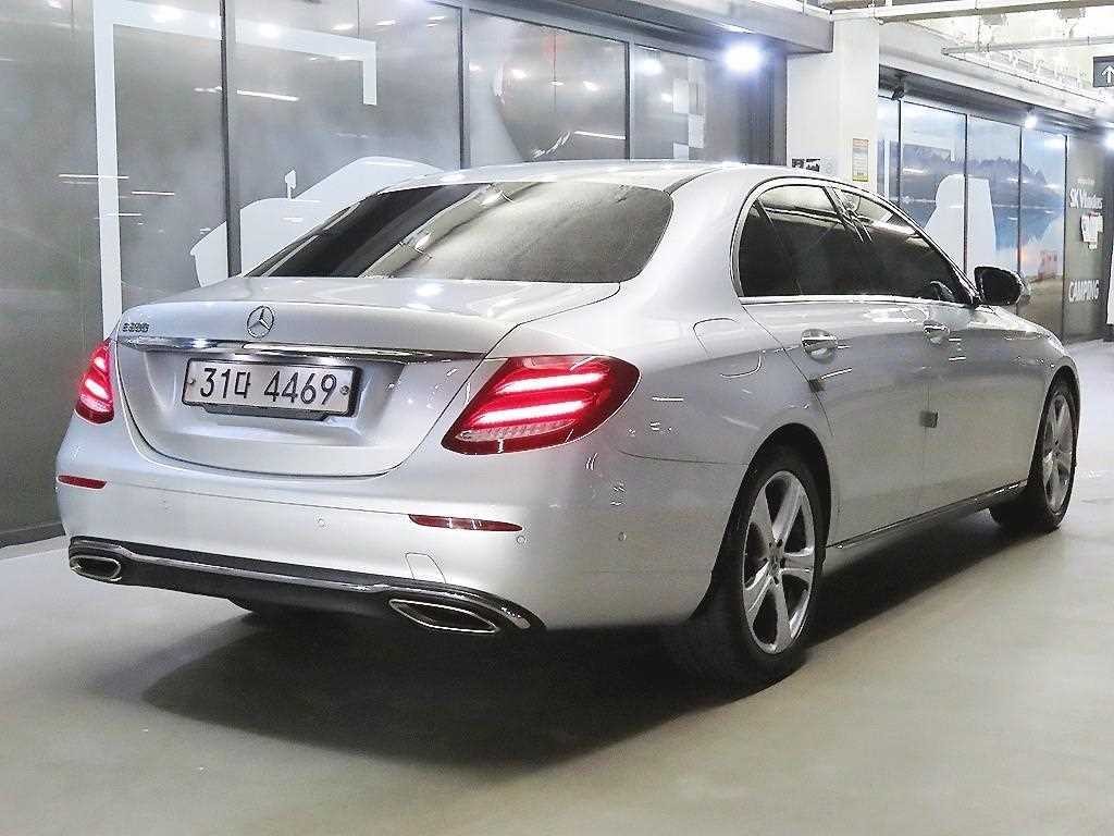 벤츠 E 클래스 E-클래스 W213 E200 아방가르드 이미지 4