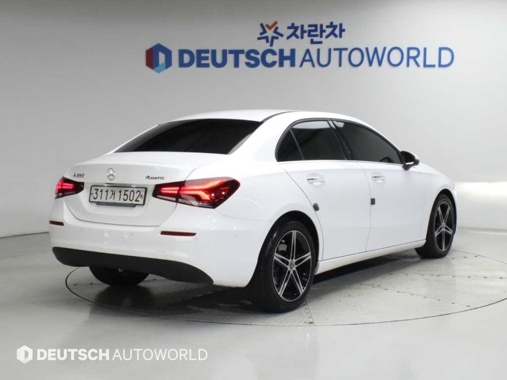 벤츠 A 클래스 A클래스 W177 A250 4MATIC 세단 이미지 2