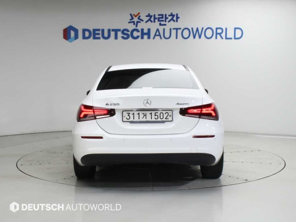 벤츠 A 클래스 A클래스 W177 A250 4MATIC 세단 이미지 4
