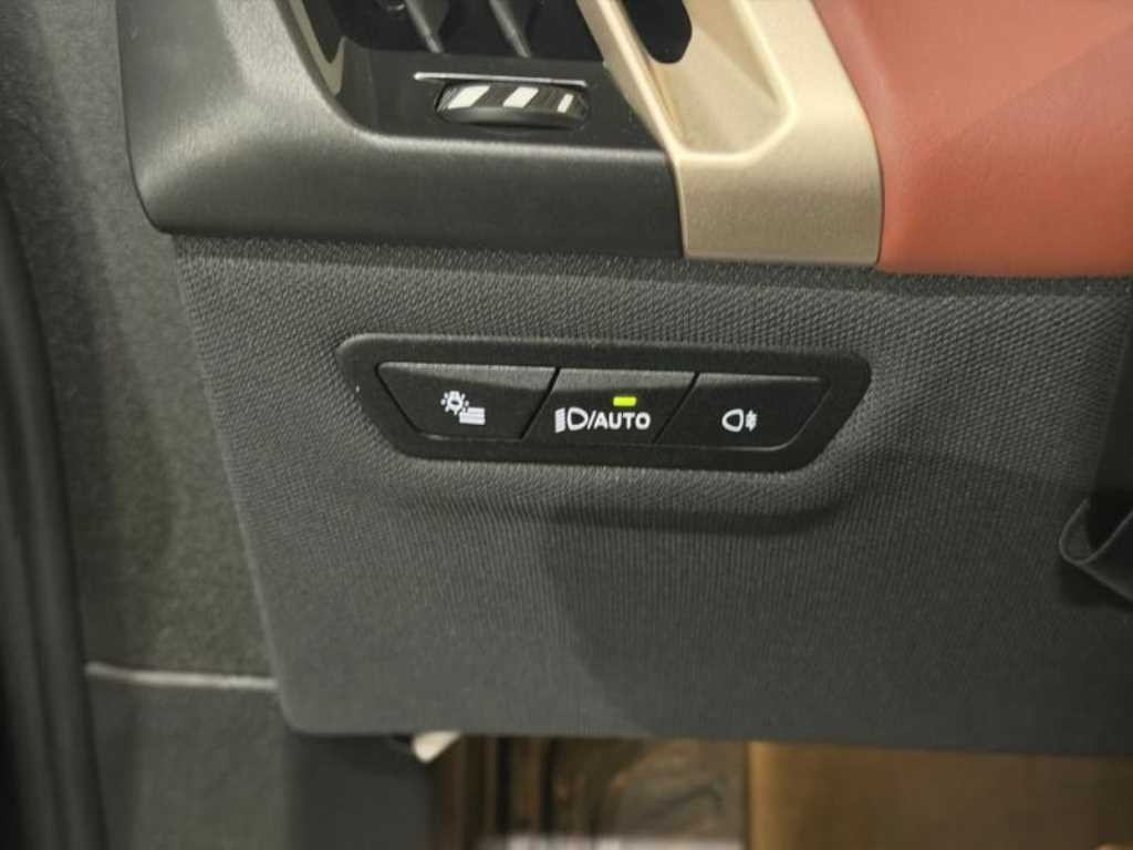 BMW iX xDrive 50 스포츠 플러스 이미지 13