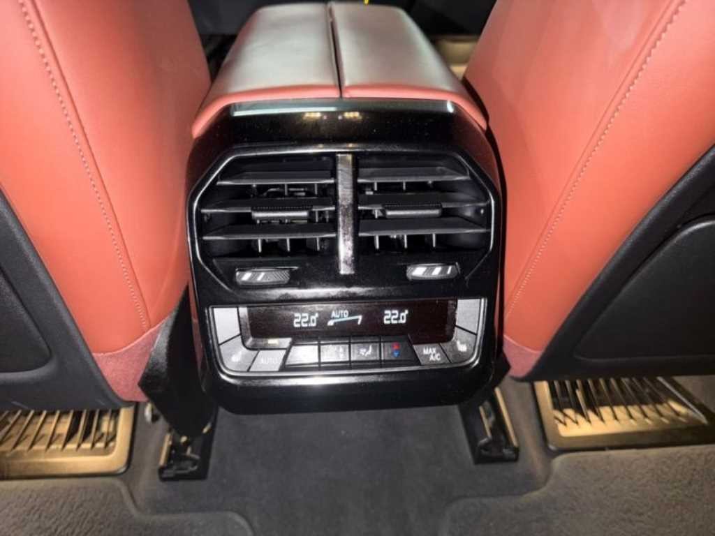 BMW iX xDrive 50 스포츠 플러스 이미지 15