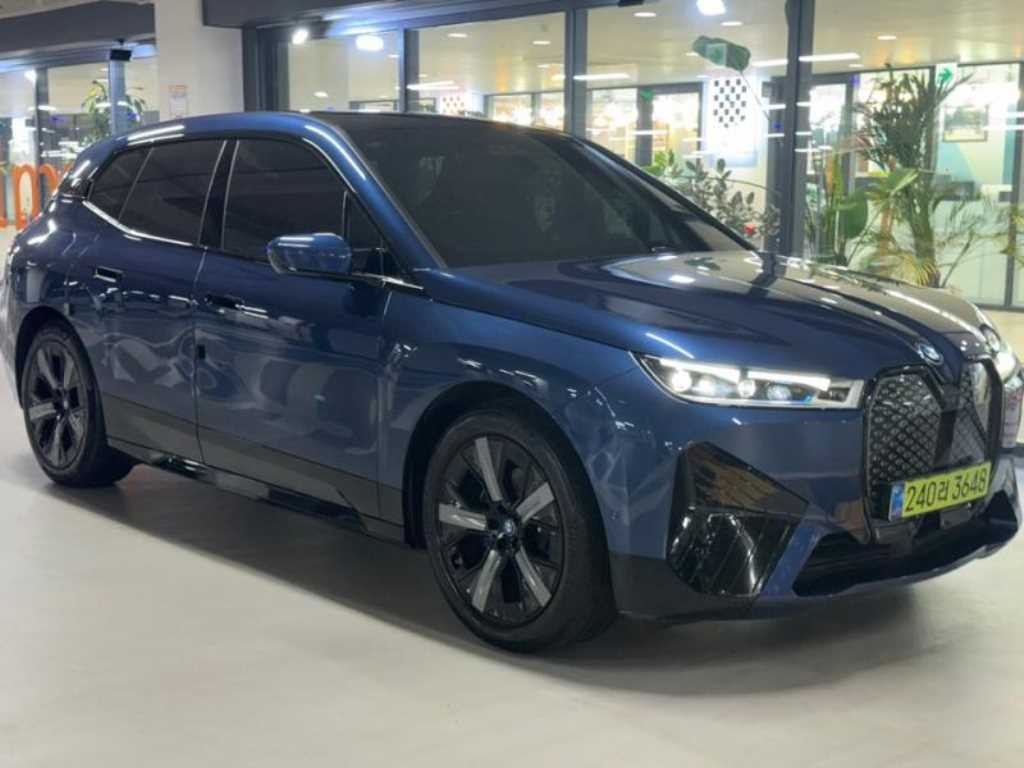 BMW iX xDrive 50 스포츠 플러스 이미지 2