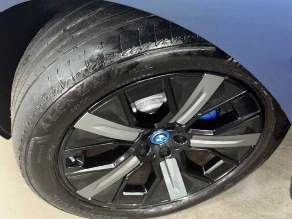 BMW iX xDrive 50 스포츠 플러스 이미지 20