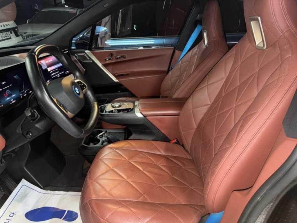 BMW iX xDrive 50 스포츠 플러스 이미지 6
