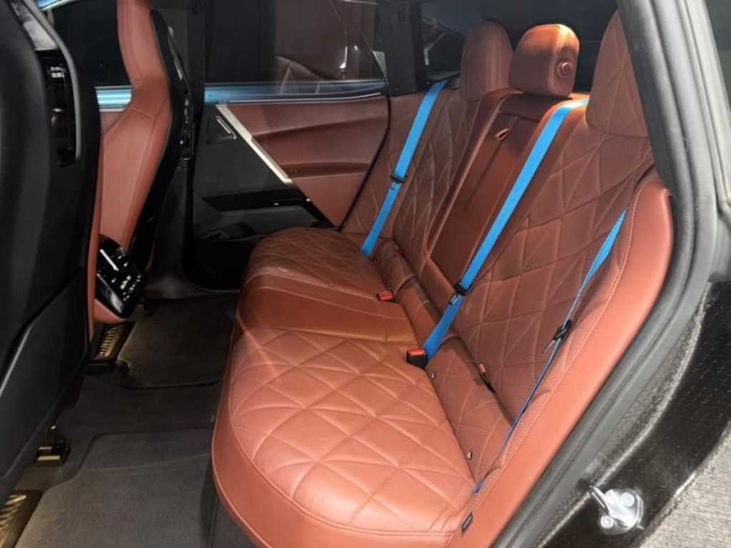 BMW iX xDrive 50 스포츠 플러스 이미지 7