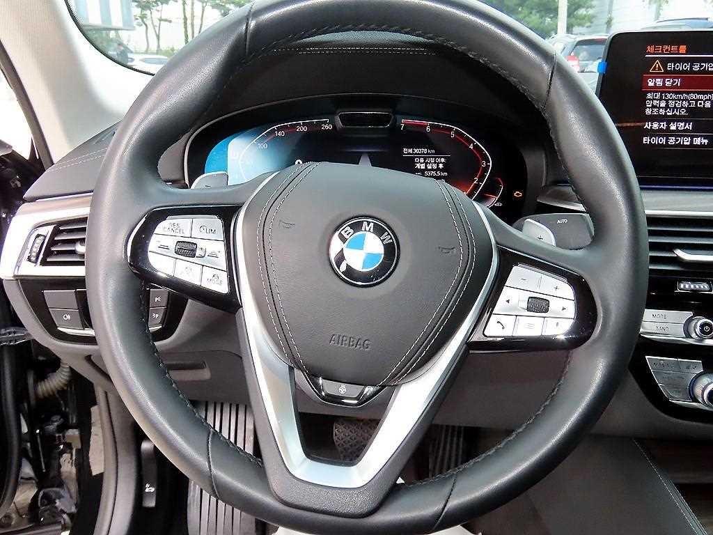 BMW 5시리즈 5시리즈 (G30) 530i 럭셔리 이미지 8