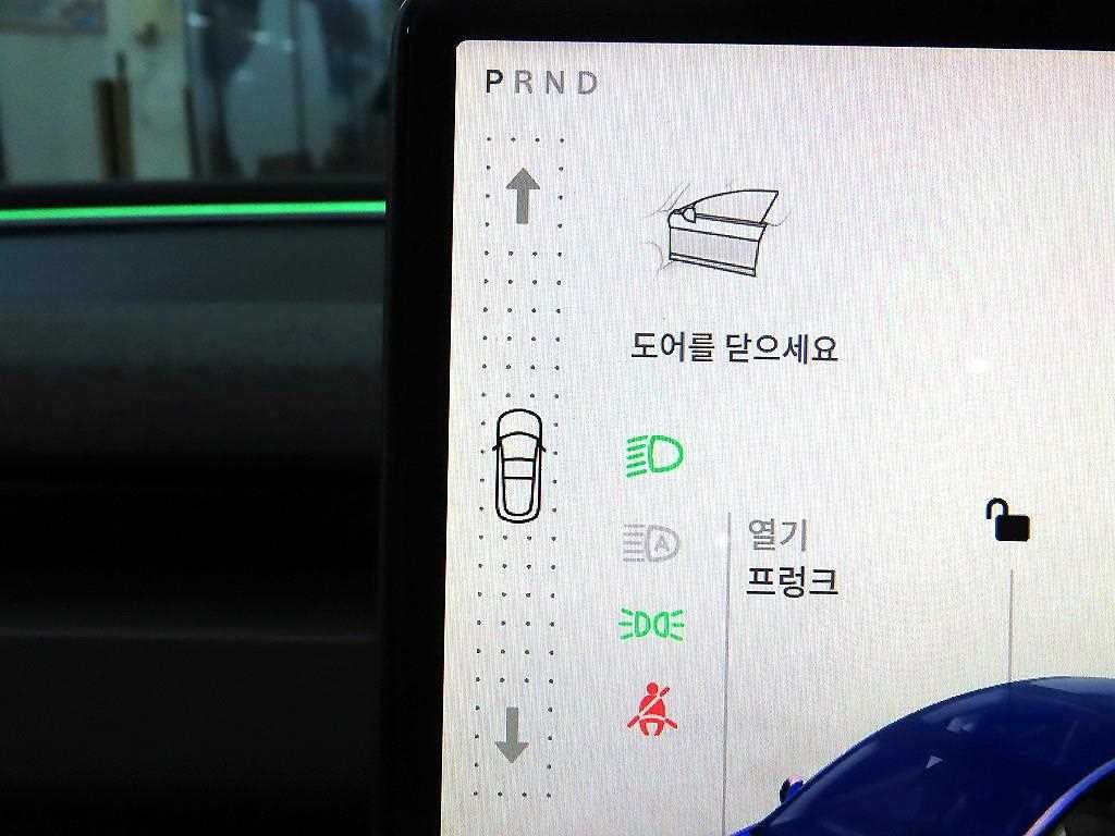 테슬라 모델 3 RWD 이미지 12