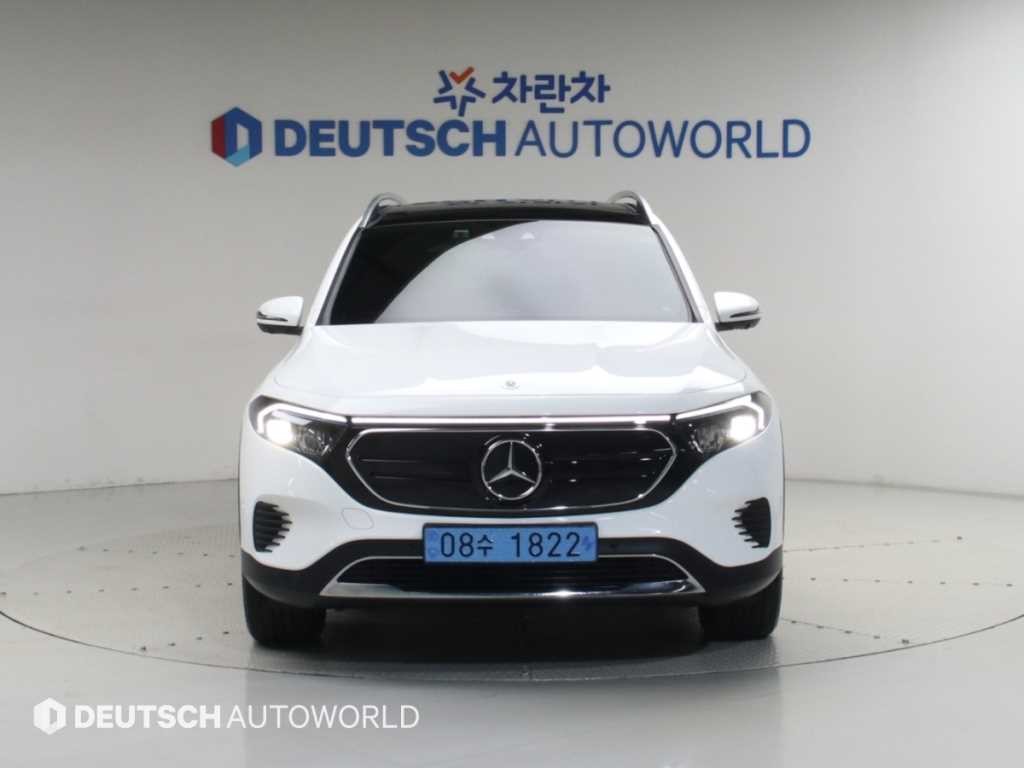 벤츠 EQB EQB (X243) EQB 300 4MATIC AMG 라인 이미지 3