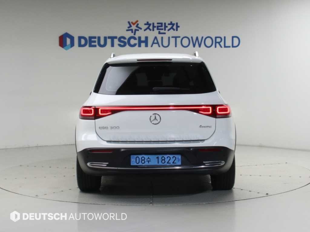벤츠 EQB EQB (X243) EQB 300 4MATIC AMG 라인 이미지 4