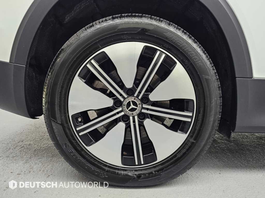 벤츠 EQB EQB (X243) EQB 300 4MATIC AMG 라인 이미지 5