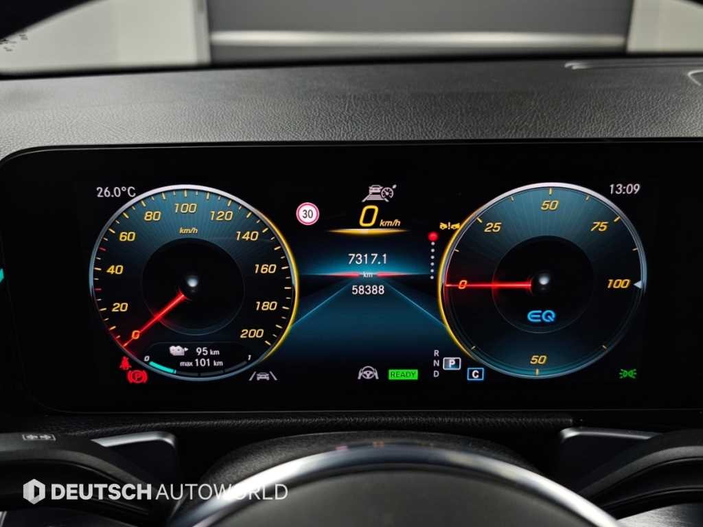 벤츠 EQB EQB (X243) EQB 300 4MATIC AMG 라인 이미지 8