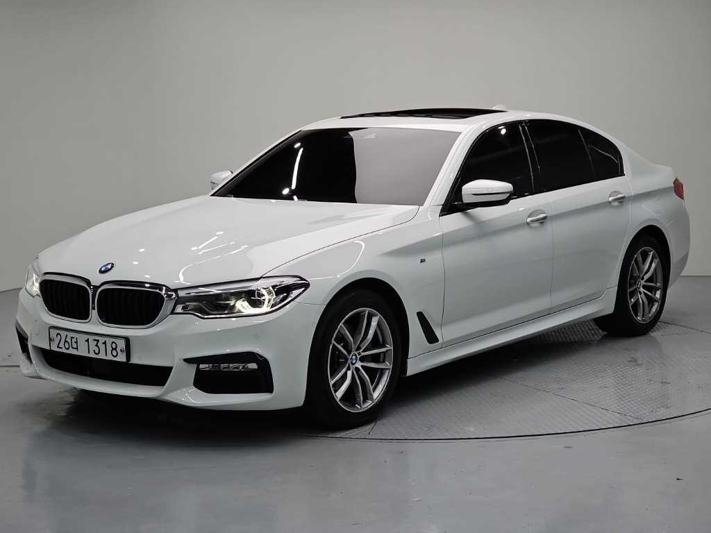 BMW 5시리즈 5시리즈 (G30) 520d xDrive M 스포츠 플러스 이미지 1