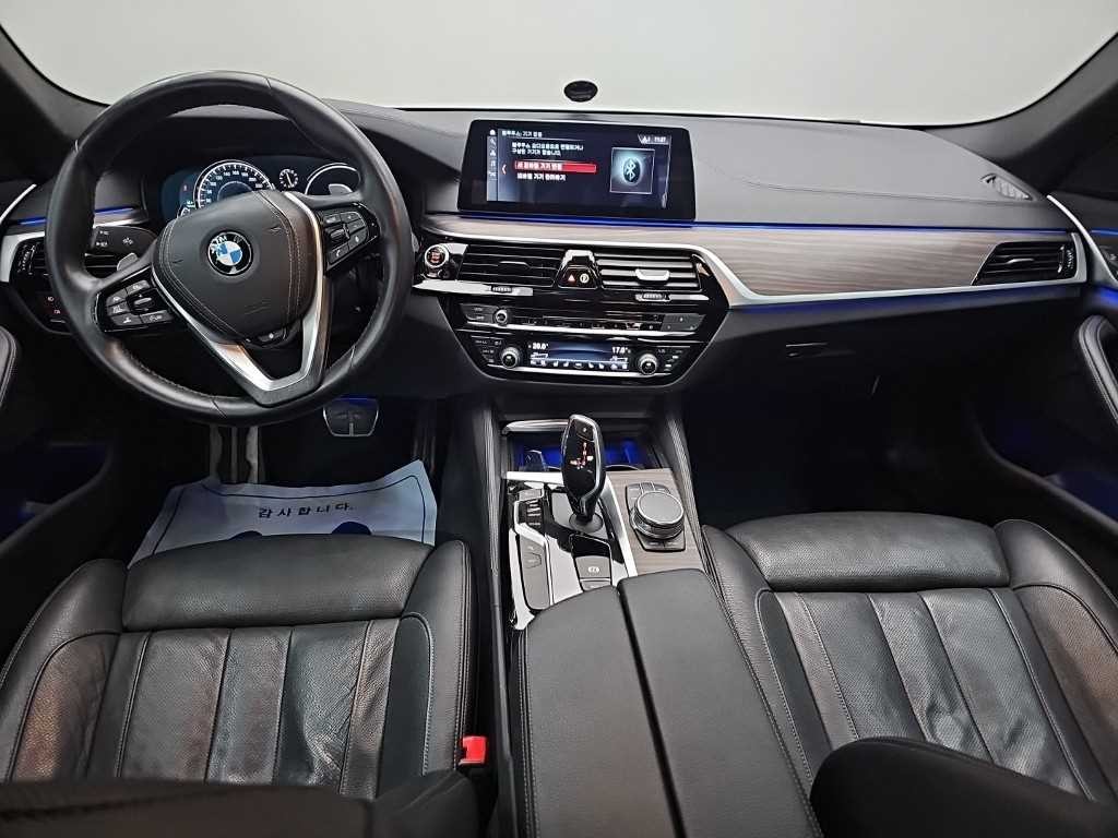BMW 5시리즈 5시리즈 (G30) 520d xDrive M 스포츠 플러스 이미지 7
