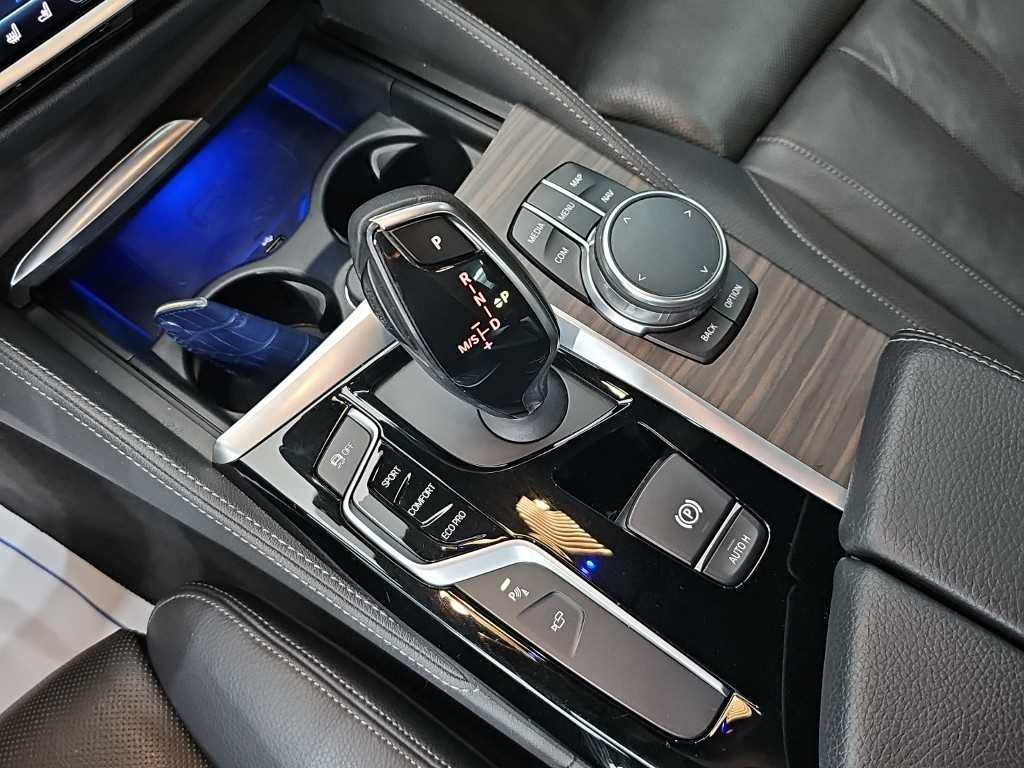 BMW 5시리즈 5시리즈 (G30) 520d xDrive M 스포츠 플러스 이미지 8