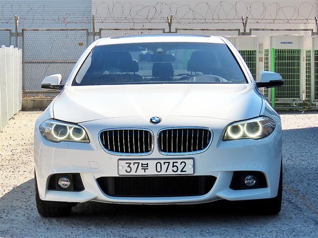 BMW 5시리즈 5시리즈 (F10) 528i xDrive M 에어로 다이나믹 이미지 1