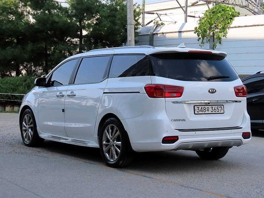기아 카니발 더 뉴 카니발 디젤 9인승 럭셔리 이미지 3