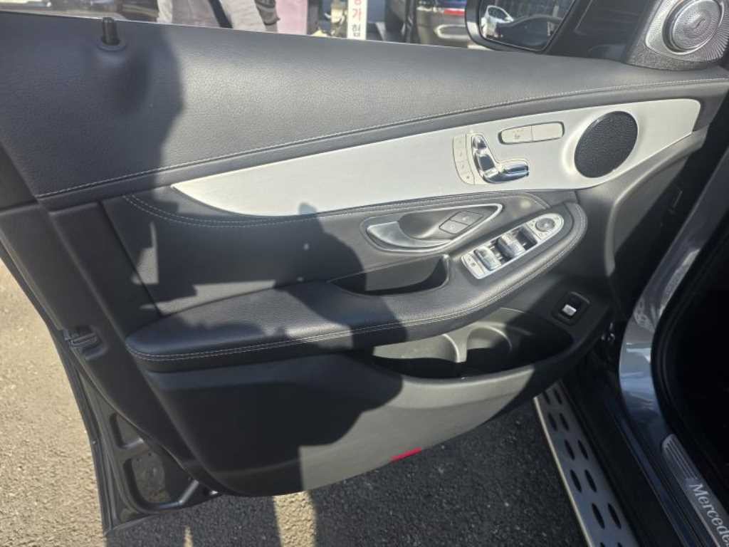 벤츠 GLC 클래스 GLC클래스 X253 GLC 220 d 4MATIC 프리미엄 쿠페 이미지 13