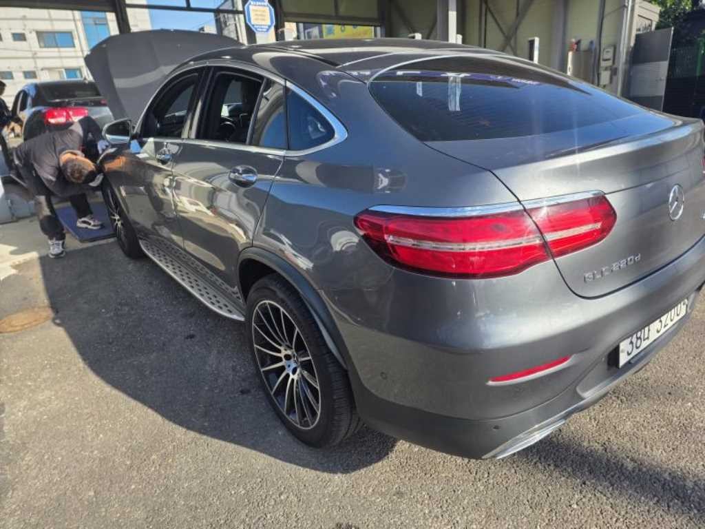 벤츠 GLC 클래스 GLC클래스 X253 GLC 220 d 4MATIC 프리미엄 쿠페 이미지 6