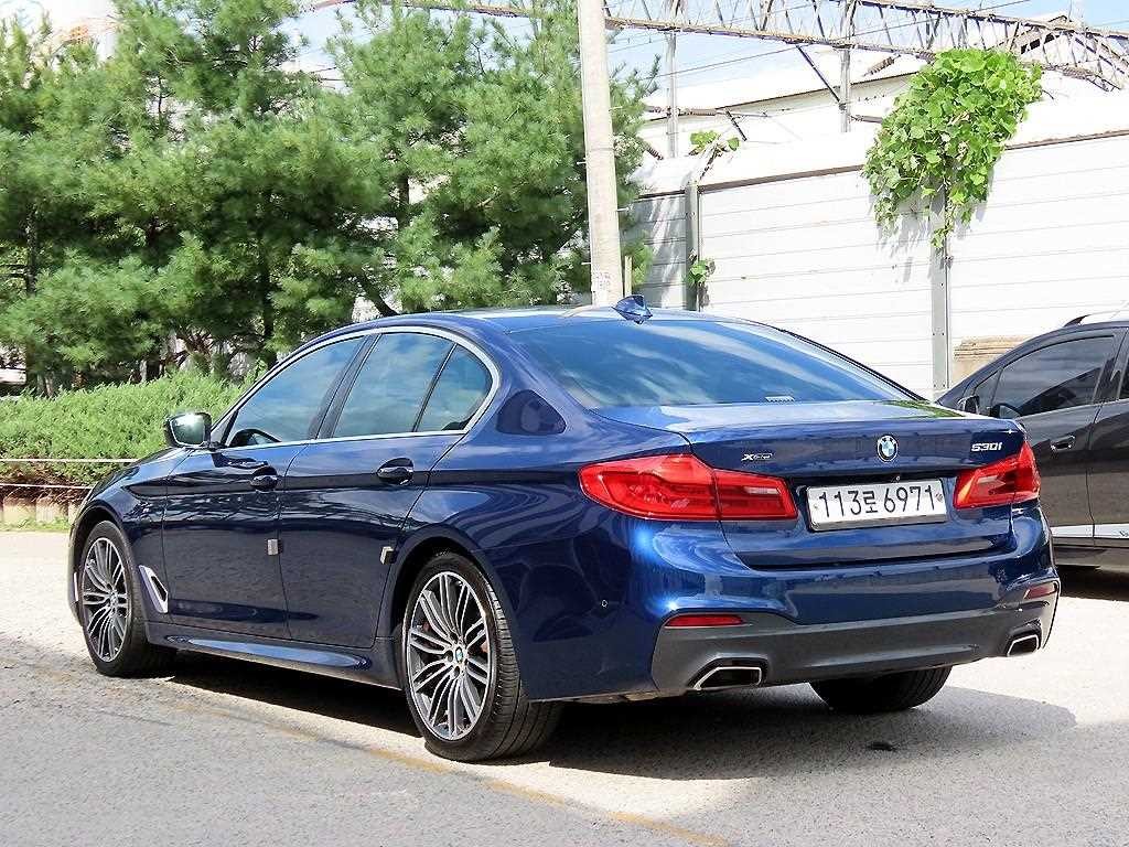 BMW 5시리즈 5시리즈 (G30) 530i M 스포츠 플러스 이미지 3