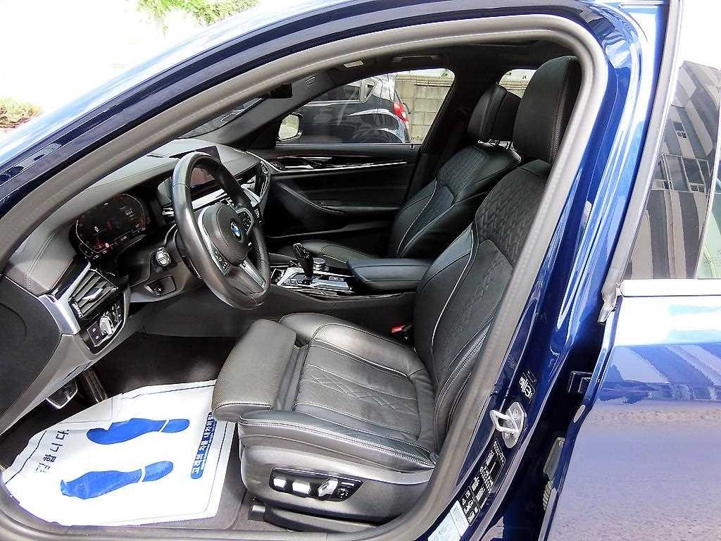 BMW 5시리즈 5시리즈 (G30) 530i M 스포츠 플러스 이미지 5