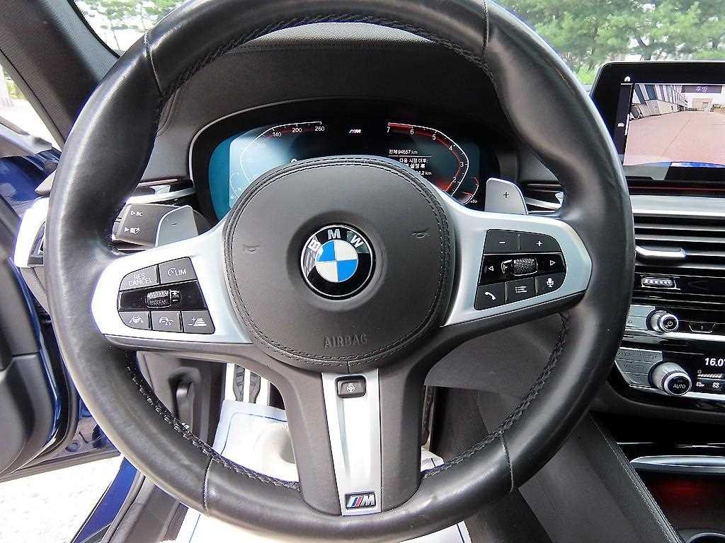 BMW 5시리즈 5시리즈 (G30) 530i M 스포츠 플러스 이미지 8