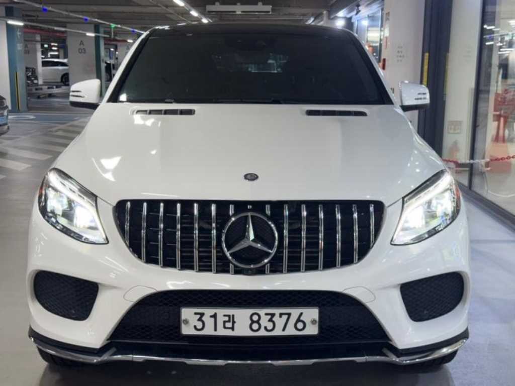 벤츠 GLE 클래스 GLE 클래스 W166 GLE 350 d 4MATIC 쿠페 이미지 2