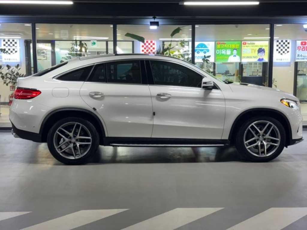 벤츠 GLE 클래스 GLE 클래스 W166 GLE 350 d 4MATIC 쿠페 이미지 3