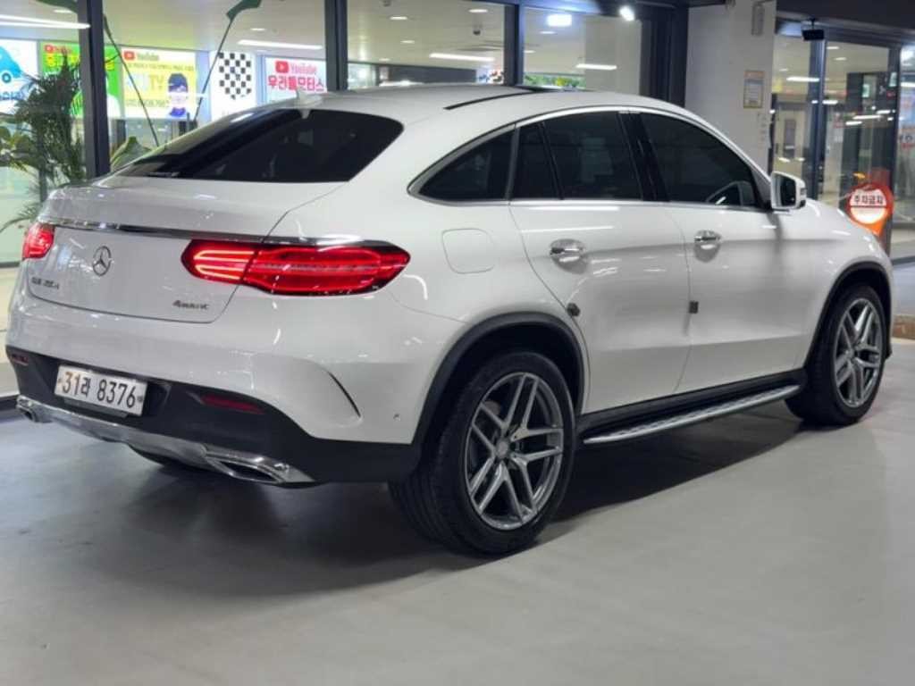 벤츠 GLE 클래스 GLE 클래스 W166 GLE 350 d 4MATIC 쿠페 이미지 4