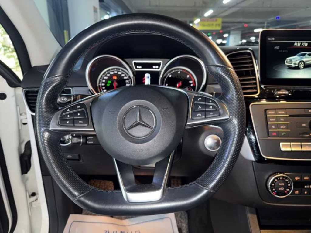 벤츠 GLE 클래스 GLE 클래스 W166 GLE 350 d 4MATIC 쿠페 이미지 8