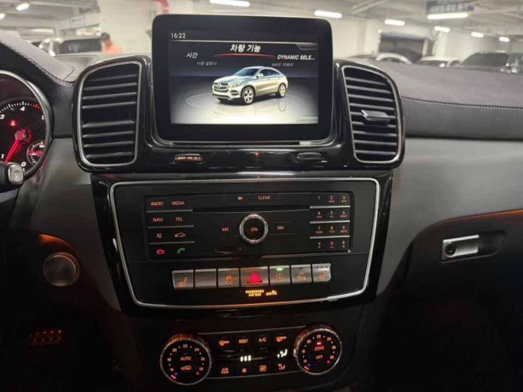 벤츠 GLE 클래스 GLE 클래스 W166 GLE 350 d 4MATIC 쿠페 이미지 9