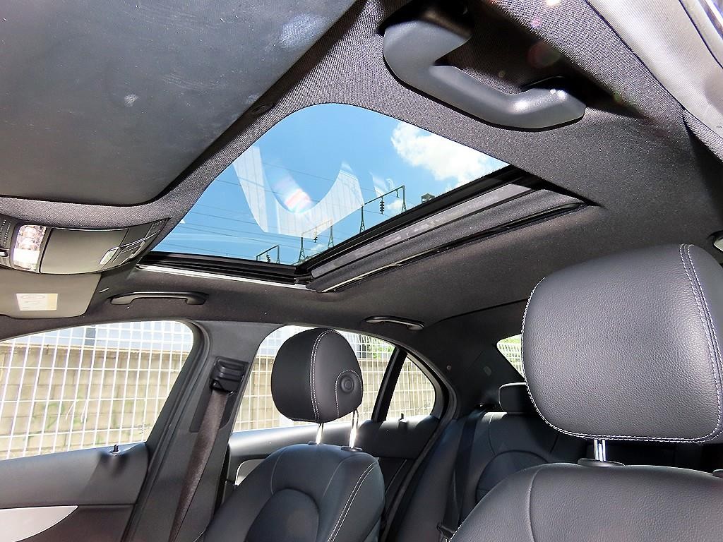 벤츠 C 클래스 C클래스 W205 C220 d 4MATIC 아방가르드 이미지 17