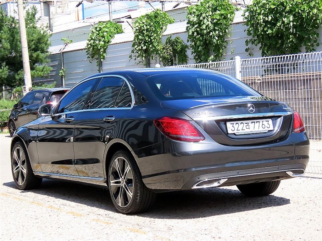 벤츠 C 클래스 C클래스 W205 C220 d 4MATIC 아방가르드 이미지 3