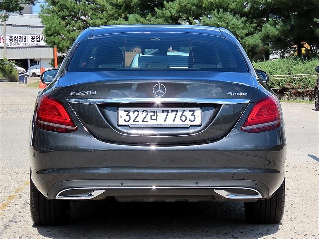 벤츠 C 클래스 C클래스 W205 C220 d 4MATIC 아방가르드 이미지 4