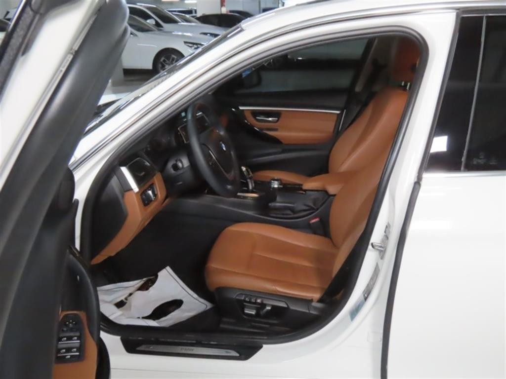 BMW 3시리즈 3시리즈 (F30) 320i 럭셔리 이미지 13