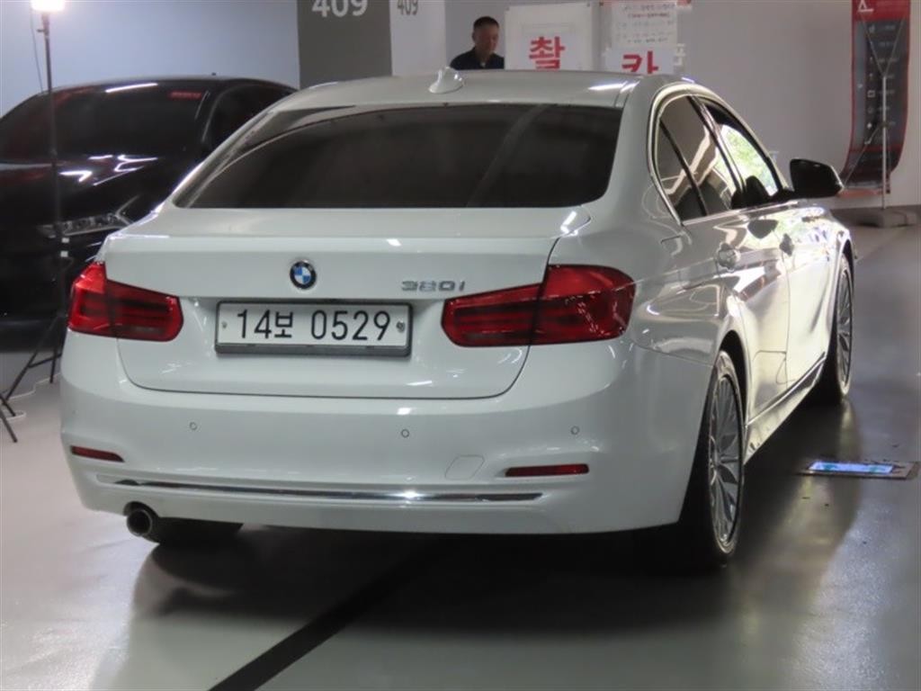 BMW 3시리즈 3시리즈 (F30) 320i 럭셔리 이미지 3