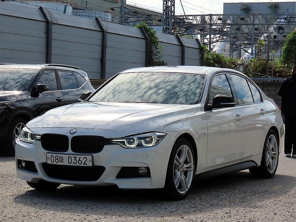 BMW 3시리즈 3시리즈 (F30) 328i M 스포츠 이미지 2