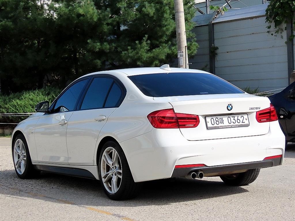BMW 3시리즈 3시리즈 (F30) 328i M 스포츠 이미지 3