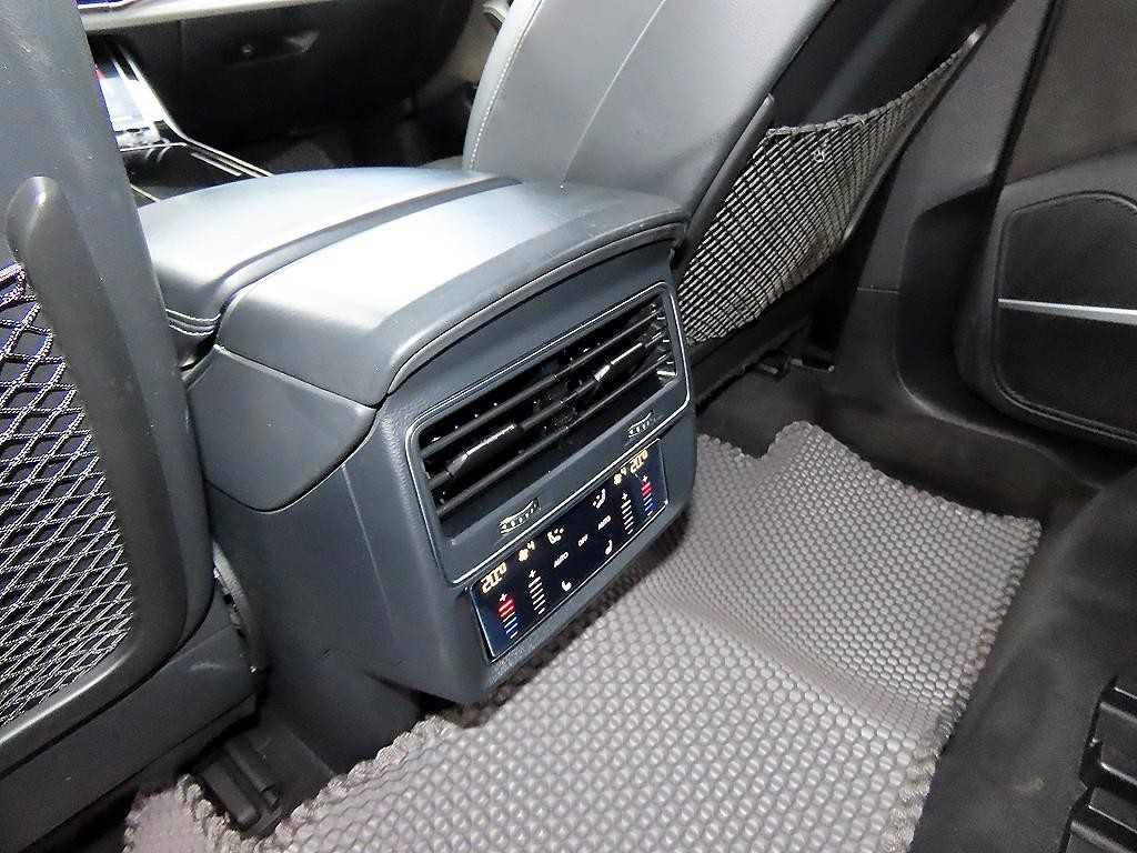 아우디 Q8 50 TDI 콰트로 프리미엄 이미지 15